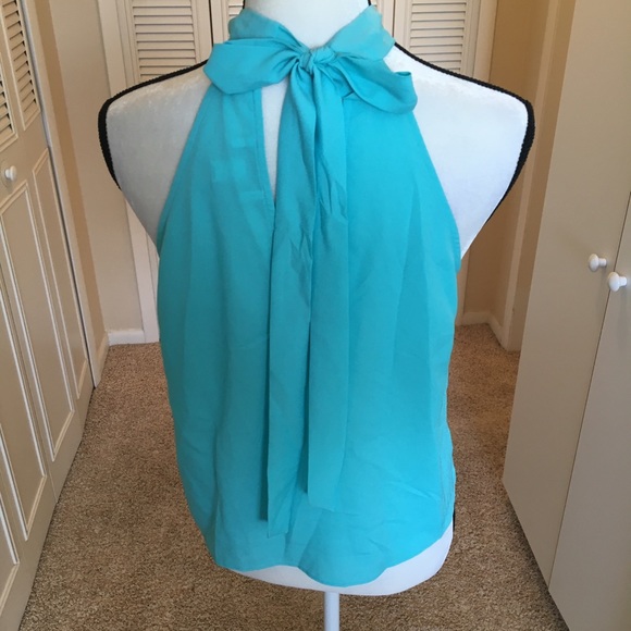 π Cute Halter top from Bisou Bisou π¦ - Picture 4 of 8